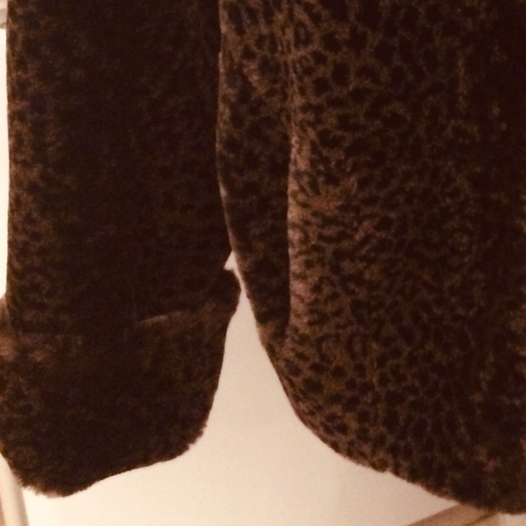 Made in Canada-Fun Faux Fur Jackets, Girls, sz 12, and sz 16 - Picture 5 of 11